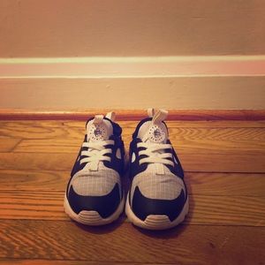 NIKE Huarache Ultra black & white